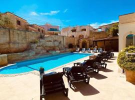 Velver Mansion, Malta - Luxury Villa with Pool, loma-asunto kohteessa Naxxar