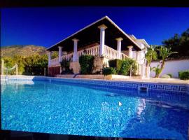 Pomos Harbourbiew Villa, hotel in Pomos