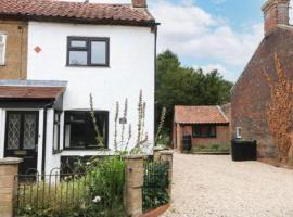Lavender Cottage, holiday home in Mattishall