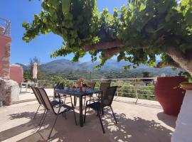 Rocky Mountain Villa, hotel with parking in Ramní