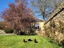 Les Gîtes de la Mare, holiday home in Saint-Manvieu