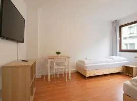 Tolstov Apartments - 1 , 2 and 3 Room Monteur Apartments