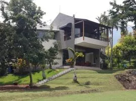 VILLA BATU Luxurious privacy 3BR villa@ klub bunga