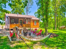 Almost Heaven Farmers Paradise on 50 Acres!, cheap hotel in Brownsville