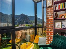 Luxury 4 star, amazing view apartment with free parking, hotel in Omiš