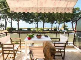 Melina Beachfront Apartment