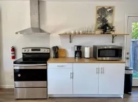 Spacious Bright Renovated 2 Bedroom 2 Bath Central