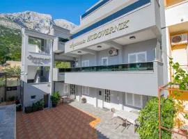 Apartments Hudovernik