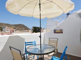 Ático con encanto en Cabo de Gata. A 100m de la playa., hotel de lujo en Carboneras