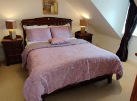 'Neasa' Luxury Double Bedroom, cheap hotel in Foxford