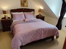 'Neasa' Luxury Double Bedroom