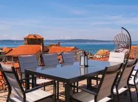 Aryjina kuća, mountain & seaview duplex - rooftop shared terrace