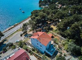 House Katarina with sea view and berth, hotell i nærheten av Lošinj lufthavn - LSZ 