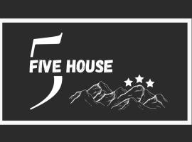 Five House เกสต์เฮาส์ในซีบิว