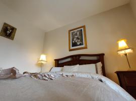 'Senán' Luxury Double Room, holiday rental in Foxford