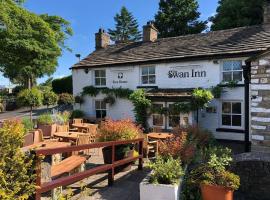 The Swan Inn، فندق في Highpeak Junction