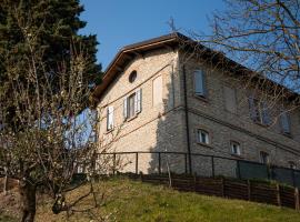 Casale Monte Valestra, hotel bajet di Bebbio