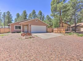Show Low Escape Less Than 1 Mi to Parks and Golfing!, villa in Show Low