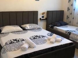 Fati Guest House، فندق في دوريس