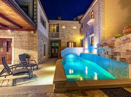 Villa Laurus Brač – hotel w mieście Sumartin