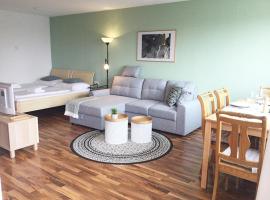 Schöne Wohnung in ruhiger Lage mit Garten., place to stay in Dornbirn