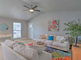 Cozy Austin Townhome, about 15 Mi to Downtown!, vacation home in Austin