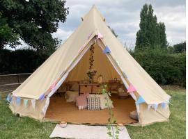Southfields Bell Tent., lều trại sang trọng ở Egmanton