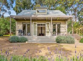 The CoachHouse, villa en Main Ridge