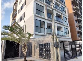 Apartamento em Intermares a 100 metros do mar, готель біля визначного місця Пляж Жакарі, у місті Кабеделу