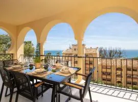 Panoramic sea views and direct access to the beach from the community in Torrenueva (La Cala de Mijas)