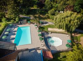 Huttopia Sarlat, hotel in Sarlat-la-Canéda