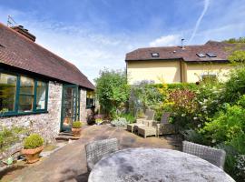 Joiners, cottage in Lyme Regis