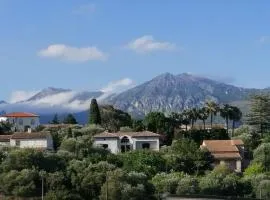 Emplacement idéal pour cette Maisonnette avec jardin et cuisine d'été
