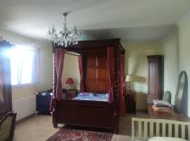 4 Chambres meublées et un seul studio avec petite cuisine