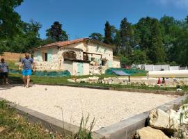 Gîte Le Malartic Gersois avec piscine, villa en Montaut-les-Crénaux