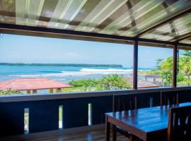 Yuni Surf House, ubytování v soukromí na pláži v destinaci Lagudri