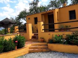 Los Montes Traditional Casa with private pool, hotel en La Viñuela