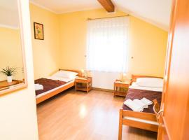 Hotel Vincentinum Novigrad na Dobri โรงแรมในดูกาเรซา