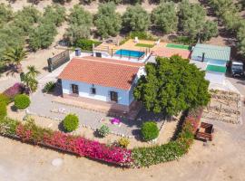 Cubo's Finca La Higuera de La Estacion, hotel i Estación