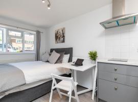 Findon Suite- 10mins close to Airport, apartment in Crawley