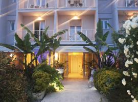 Hotel Bijou – hotel w mieście Forte dei Marmi