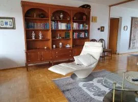 Large apartment with 4 bedrooms, central location