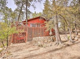 Cabin with Spacious Deck Less Than 1 Mi to Crown King!, hotel with parking in Crown King