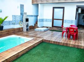Casa com WiFi e Piscina perfeita em Camacari BA, rental liburan di Camacari