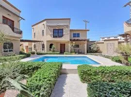 Villa Sonari 3, Inside a private complex of 4 by Kivoya