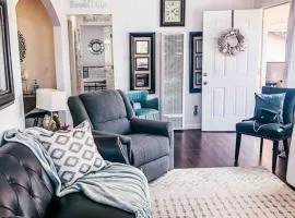 Cozy beach home walking distance from ocean