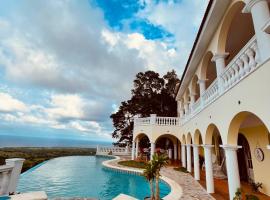 El Castillo Tropical, hotel con piscina en Cabrera