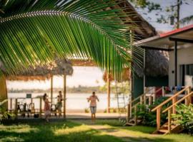 Somewhere, budgethotel i Bocas del Toro