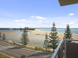 Tasman Towers Unit 13, family hotel in The Entrance