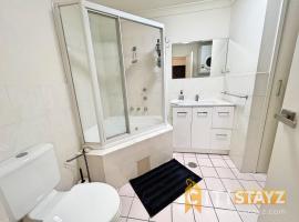 Beautiful & enclosed, 1 bd 1 bth - close to CBR Hospital, apartment in Phillip